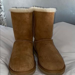 UGGS